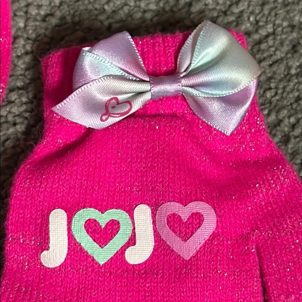 JoJo Siwa Pink Glitter Kids Gloves by Nickelodeon.